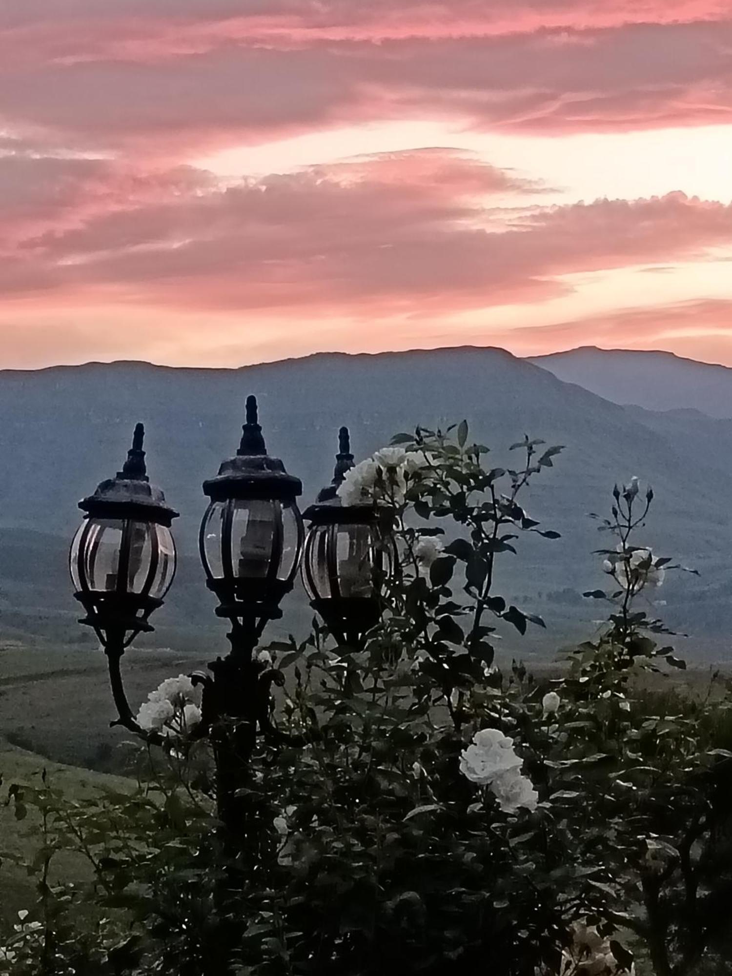 Inkungu Lodge Champagne Valley Ngoại thất bức ảnh